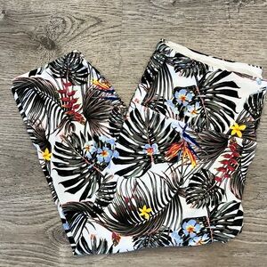 Intro. Love the Fit capri Legging Petite L with Tropical Floral Print Size PL